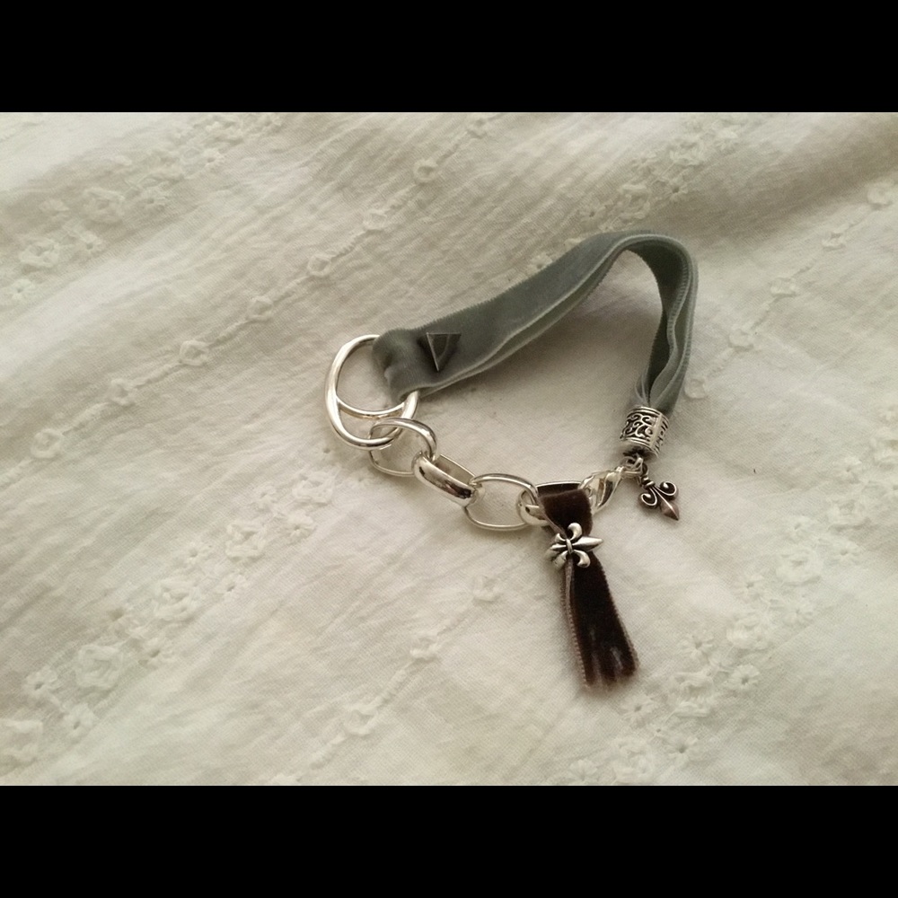 Silver and velvet bracelet